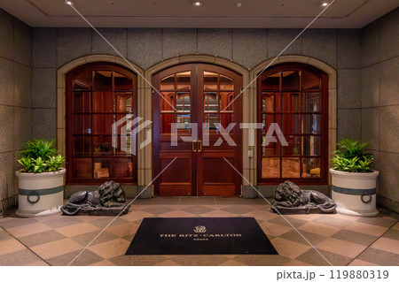 ザ・リッツ・カールトン大阪(The Ritz-Carlton)の入口エントランス 119880319