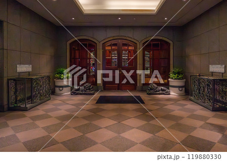 ザ・リッツ・カールトン大阪(The Ritz-Carlton)の入口エントランス ザ・リッツ・カールトン大阪(The Ritz-Carlton)の入口エントランス 119880330