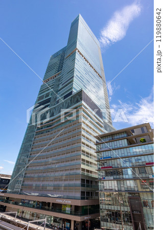 大阪マリオット都ホテルが入る、晴天のあべのハルカス外観 大阪マリオット都ホテルが入る、晴天のあべのハルカス外観 119880642