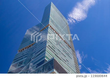 大阪マリオット都ホテルが入る、晴天のあべのハルカス外観 大阪マリオット都ホテルが入る、晴天のあべのハルカス外観 119880644