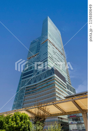 大阪マリオット都ホテルが入る、晴天のあべのハルカス外観 大阪マリオット都ホテルが入る、晴天のあべのハルカス外観 119880649