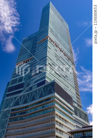 大阪マリオット都ホテルが入る、晴天のあべのハルカス外観 大阪マリオット都ホテルが入る、晴天のあべのハルカス外観 119880653