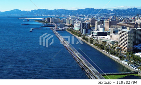 鹿児島市与次郎の海岸から積雪の海岸線の空撮 鹿児島市与次郎の海岸から積雪の海岸線の空撮 119882794
