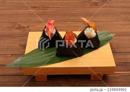 おにぎり 119884901