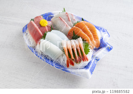 お刺身盛り合わせ 119885582