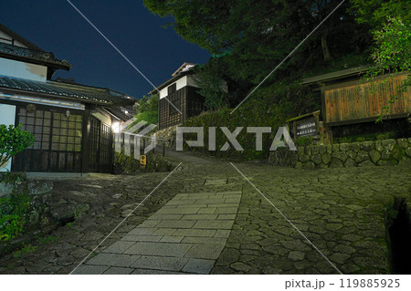 【馬籠宿 (夜)】 岐阜県中津川市馬籠 119885925