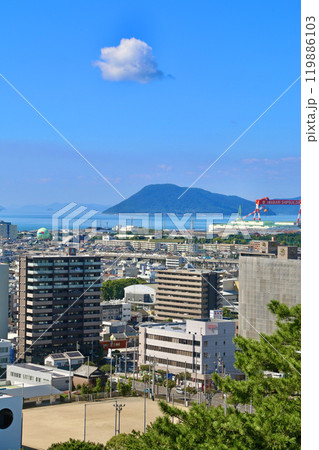 丸亀城からの眺望・西・多度津(香川県・丸亀市) 丸亀城からの眺望・西・多度津(香川県・丸亀市) 119886103