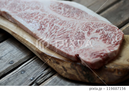 霜降り和牛のサーロインステーキ　北海道和牛 119887156