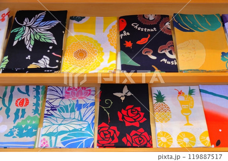 手拭い商品の陳列 手ぬぐい店のディスプレイ 手拭い商品の陳列 手ぬぐい店のディスプレイ 119887517