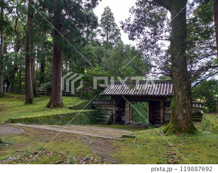 飫肥城 旧本丸跡からの北門 飫肥城 旧本丸跡からの北門 119887692