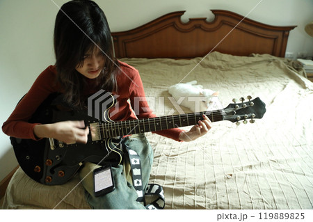 With Electric Guitar With Electric Guitar 119889825