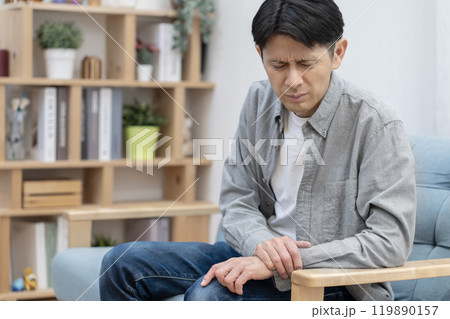 体調不良のミドル男性　胸痛　 119890157