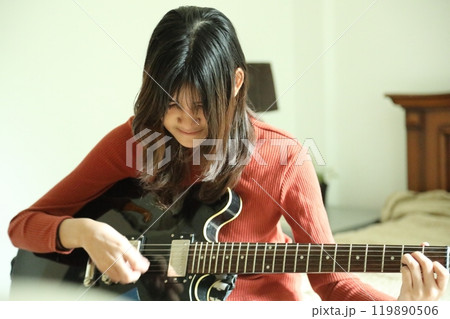 With Electric Guitar 119890506