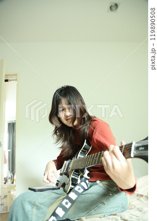 With Electric Guitar 119890508