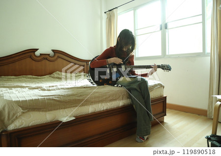 With Electric Guitar With Electric Guitar 119890518