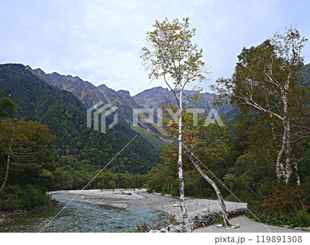 長野 松本市 上高地 初秋の梓川と穂高連峰(初秋) 長野 松本市 上高地 初秋の梓川と穂高連峰(初秋) 119891308