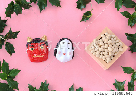 節分 升に入った大豆、福豆 ひいらぎ 赤鬼 お多福 節分 升に入った大豆、福豆 ひいらぎ 赤鬼 お多福 119892640