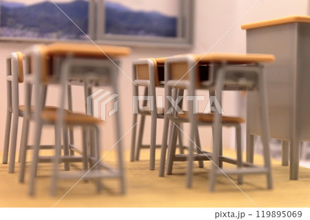 学校の机と椅子 イメージ 学校の机と椅子 イメージ 119895069