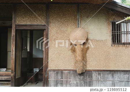 京都嵯峨野の落柿舎 119895512