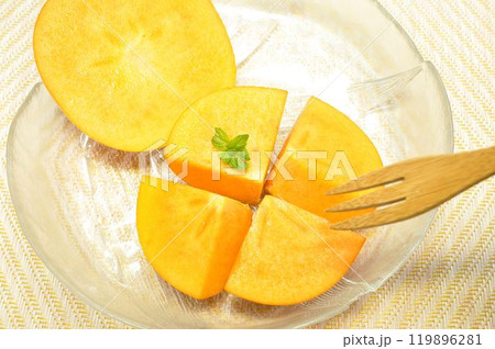 福岡ブランドの秋王柿 119896281