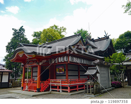 京都府福知山市にある明智光秀を合祀した御霊神社の本殿 119897358