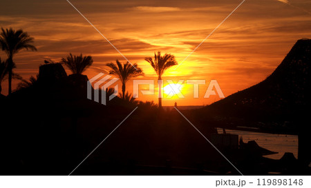 Sunrise on tropical beach Sunrise on tropical beach 119898148