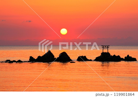 奈多海岸の日の出(奈多八幡宮・杵築市) 奈多海岸の日の出(奈多八幡宮・杵築市) 119901864