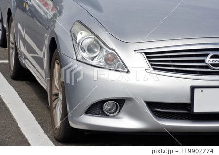 自動車イメージ　V36日産スカイラインのフロントマスク 119902774