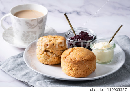 スコーンでクリームティー アフタヌーンティー ミルクティー 大理石背景5 スコーンでクリームティー アフタヌーンティー ミルクティー 大理石背景5 119903327