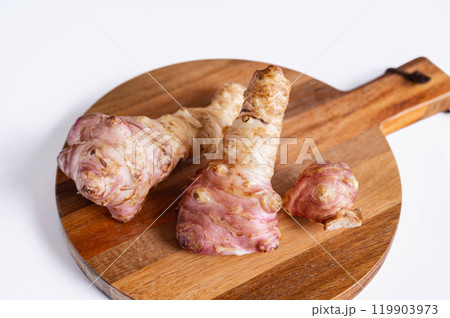 収獲したキクイモ 119903973