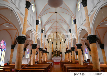 長崎県の平戸ザビエル記念教会 堂内部 長崎県の平戸ザビエル記念教会 堂内部 119908045