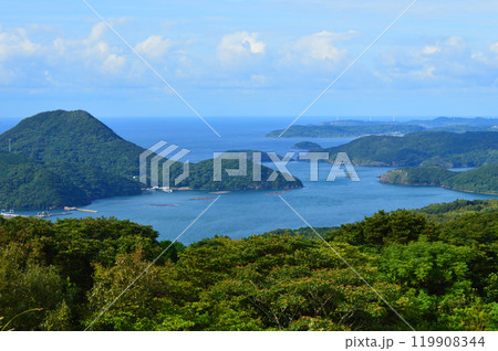 長崎県平戸市 川内峠から東シナ海を望む 119908344