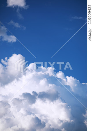 The sky is blue with clouds, beautiful by nature. 119909422