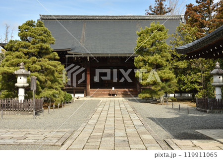 廣隆寺 上宮王院太子殿へと続く参道(京都市右京区) 廣隆寺 上宮王院太子殿へと続く参道(京都市右京区) 119911065