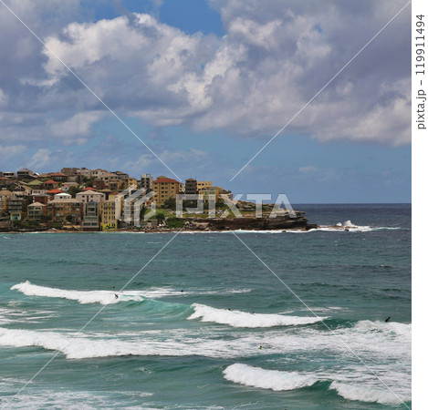 Waves at Bondi Beach, Sydney. 119911494