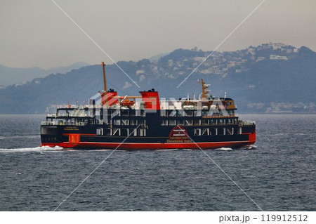 浦賀水道に現れた黒船… 東京湾フェリー『しらはま丸』 119912512