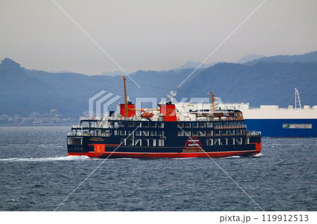 浦賀水道に現れた黒船… 東京湾フェリー『しらはま丸』 浦賀水道に現れた黒船… 東京湾フェリー『しらはま丸』 119912513