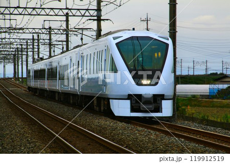 美しく輝く白磁の超豪華特急は日光・鬼怒川へ… 東武鉄道・新特急『スペーシアX』N100系 美しく輝く白磁の超豪華特急は日光・鬼怒川へ… 東武鉄道・新特急『スペーシアX』N100系 119912519