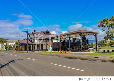 北海道　室蘭市　旧室蘭駅舎とD51 119913794