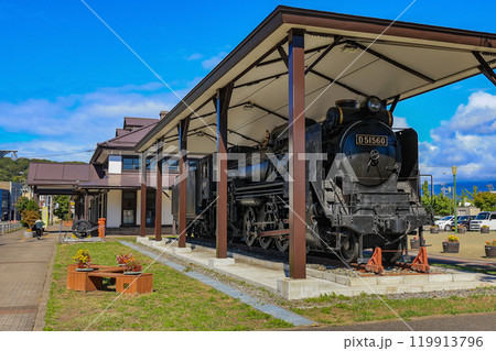 北海道　室蘭市　旧室蘭駅舎とD51 119913796