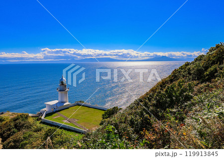 北海道 室蘭市 絵鞆半島にある 地球岬灯台 北海道 室蘭市 絵鞆半島にある 地球岬灯台 119913845