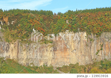 秋山郷の秋 津南見玉の石落し 119913916