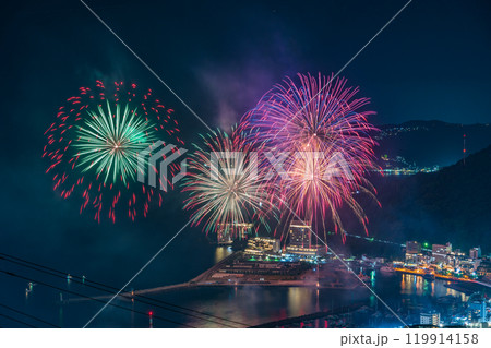 【静岡県】熱海100万ドルの夜景と海上花火大会 【静岡県】熱海100万ドルの夜景と海上花火大会 119914158
