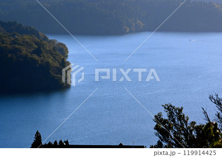 箱根　芦ノ湖の景色 119914425