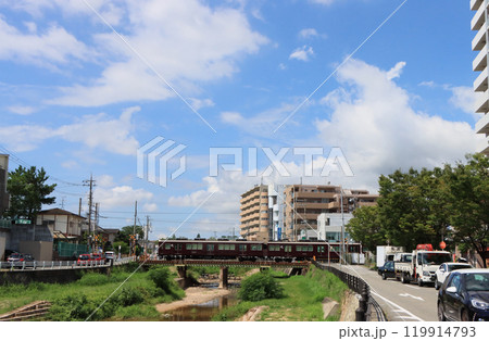 阪急今津北線　仁川駅付近の5000系電車 119914793