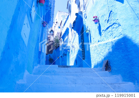 青い街並みシェフシャウエンの美しい街並み 119915001