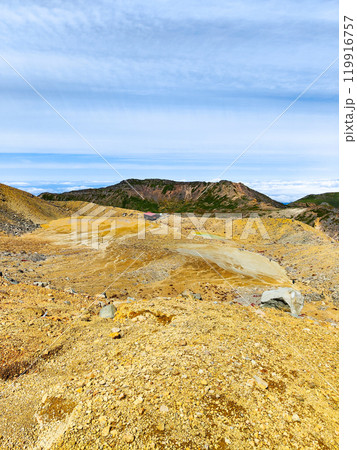 秋の御嶽山登山（剣ヶ峰～二ノ池山荘） 119916757
