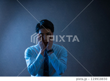 格好いい男性ポートレート 格好いい男性ポートレート 119918650