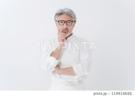 腕組みをする男性コック 腕組みをする男性コック 119918688