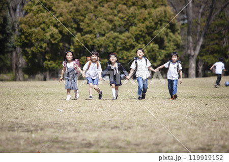 小学一年生 5人 小学一年生 5人 119919152
